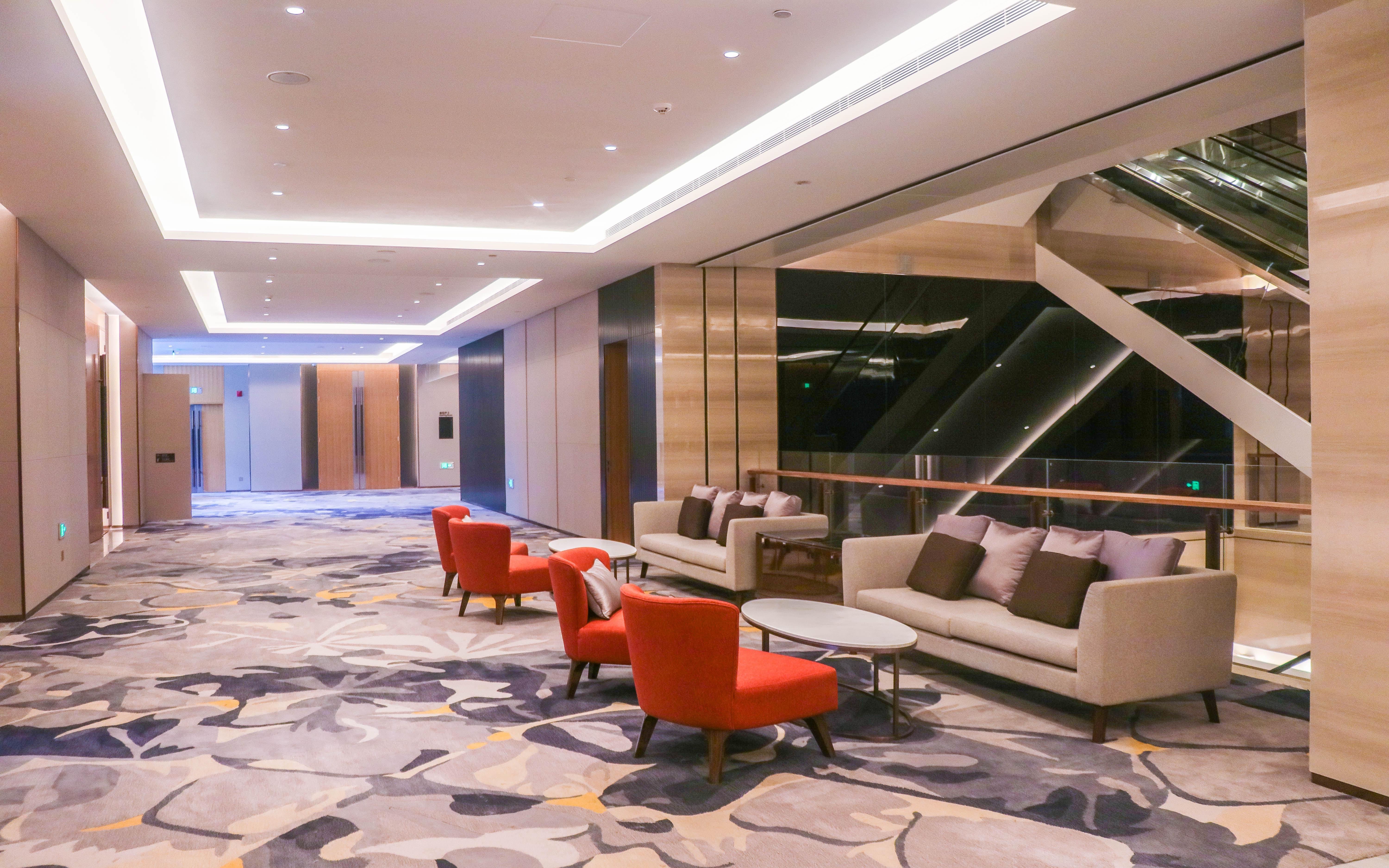Crowne Plaza Hangzhou Qiantang - The Subway Can Reach The West Lake Scenic Area As Well As The Airport And High-Speed Rail Station, Adjacent To Jinsha Lake And Longfor Paradise Walk מראה חיצוני תמונה