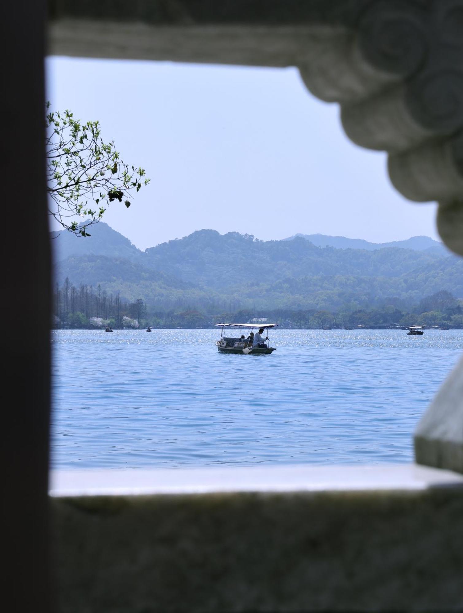 Crowne Plaza Hangzhou Qiantang - The Subway Can Reach The West Lake Scenic Area As Well As The Airport And High-Speed Rail Station, Adjacent To Jinsha Lake And Longfor Paradise Walk מראה חיצוני תמונה