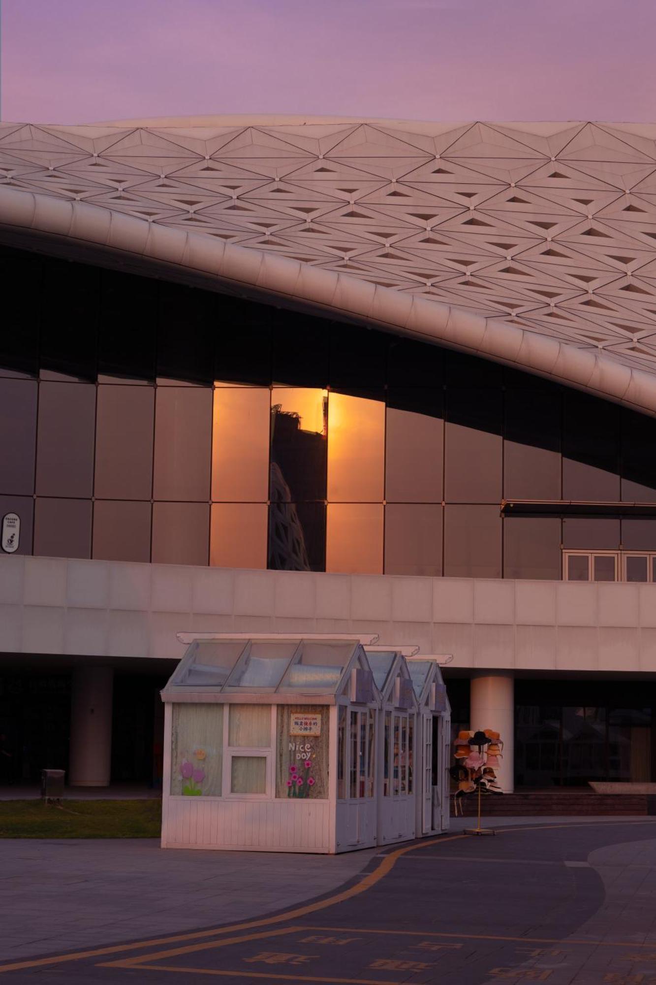 Crowne Plaza Hangzhou Qiantang - The Subway Can Reach The West Lake Scenic Area As Well As The Airport And High-Speed Rail Station, Adjacent To Jinsha Lake And Longfor Paradise Walk מראה חיצוני תמונה